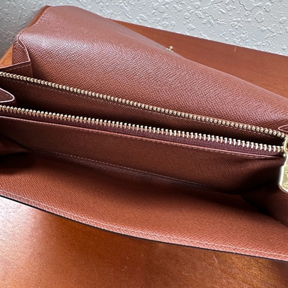 Auth Louis Vuitton Monogram Pochette
Porte Monnaie Credit TH0093 - Picture 10 of 16